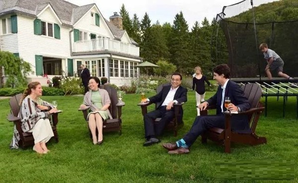 輕鋼行業(yè):誰(shuí)在糊弄誰(shuí)?老百姓并沒(méi)有某些營(yíng)銷大師想象中那么愚蠢(圖1) 輕鋼行業(yè):誰(shuí)在糊弄誰(shuí)?老百姓并沒(méi)有某些營(yíng)銷大師想象中那么愚蠢(圖1)