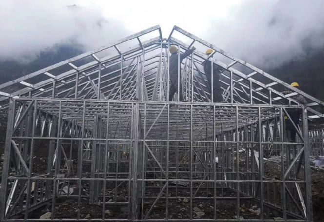 海拔4500米西藏軍區(qū)建起了輕鋼陽光房!你還覺得輕鋼不靠譜嗎?(圖7) 睿婕輕鋼別墅