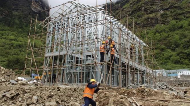 海拔4500米西藏軍區(qū)建起了輕鋼陽光房!你還覺得輕鋼不靠譜嗎?(圖8) 睿婕輕鋼別墅